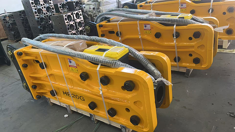 Does a yellow casing always indicate a Soosan hydraulic breaker A Furukawa procurement case from a Saudi client.
